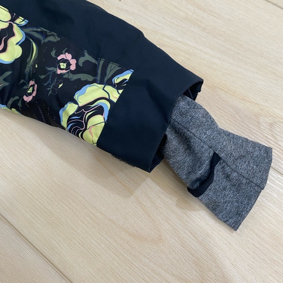 NWT Roxy Women Jet Ski Dry Flight Ski Snow Jacket Floral Size M Waterproof - Picture 8 of 16